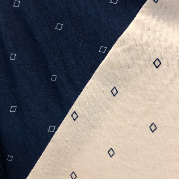 🌺 3/$21 NWT Randy Raglan style Tee - Picture 2 of 3